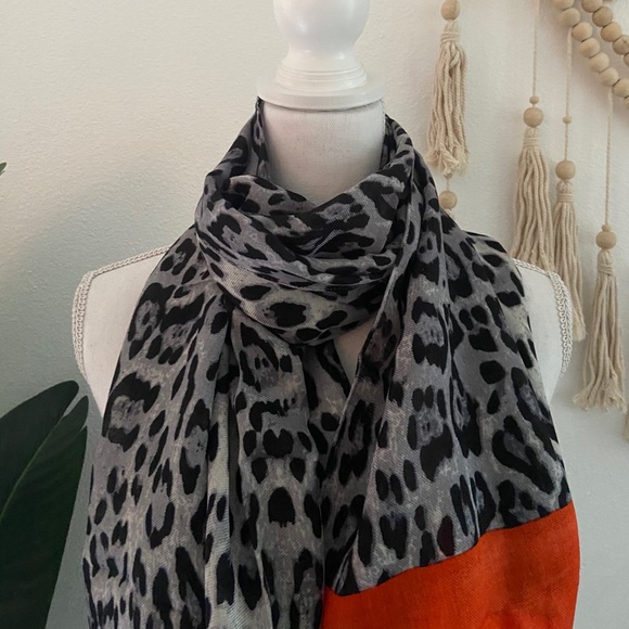 nwot oblong lightweight leopard color block scarf 🧣fall vibes cozy animal print - Picture 4 of 9